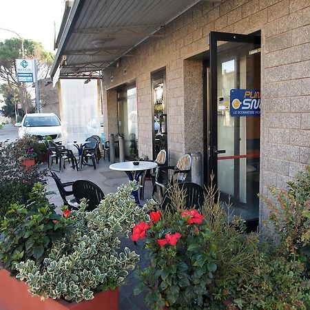 Caffetteria Dell'Angolo Hotel Borghetto Secondo Luaran gambar