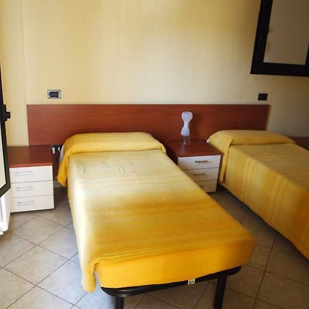Caffetteria Dell'Angolo Hotel Borghetto Secondo Luaran gambar