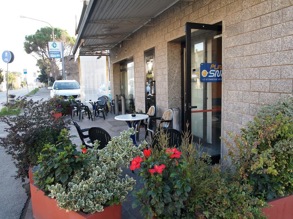 Caffetteria Dell'Angolo Hotel Borghetto Secondo Luaran gambar