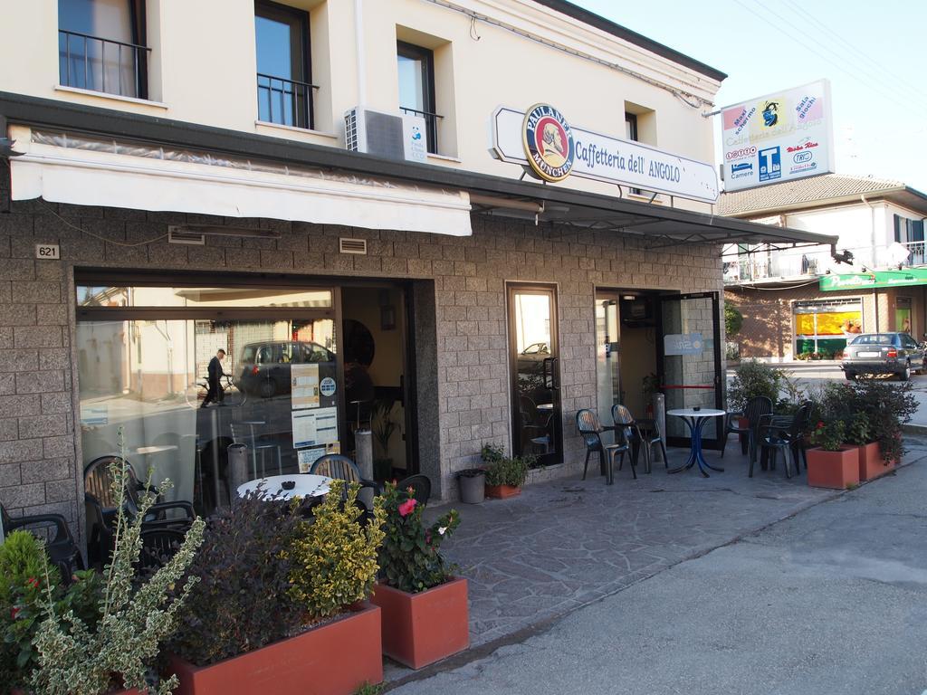 Caffetteria Dell'Angolo Hotel Borghetto Secondo Luaran gambar