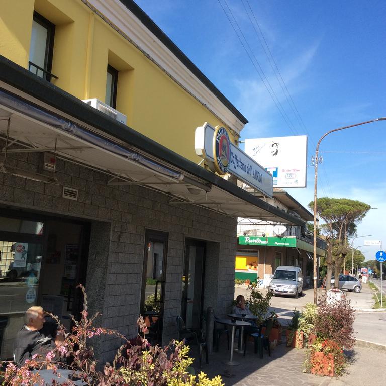 Caffetteria Dell'Angolo Hotel Borghetto Secondo Luaran gambar